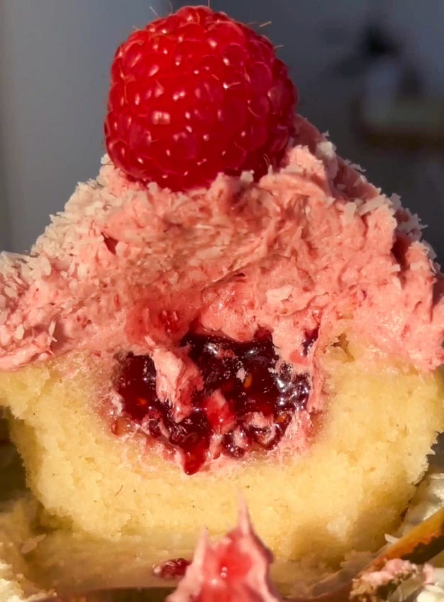 Iced Vovo Cupcakes