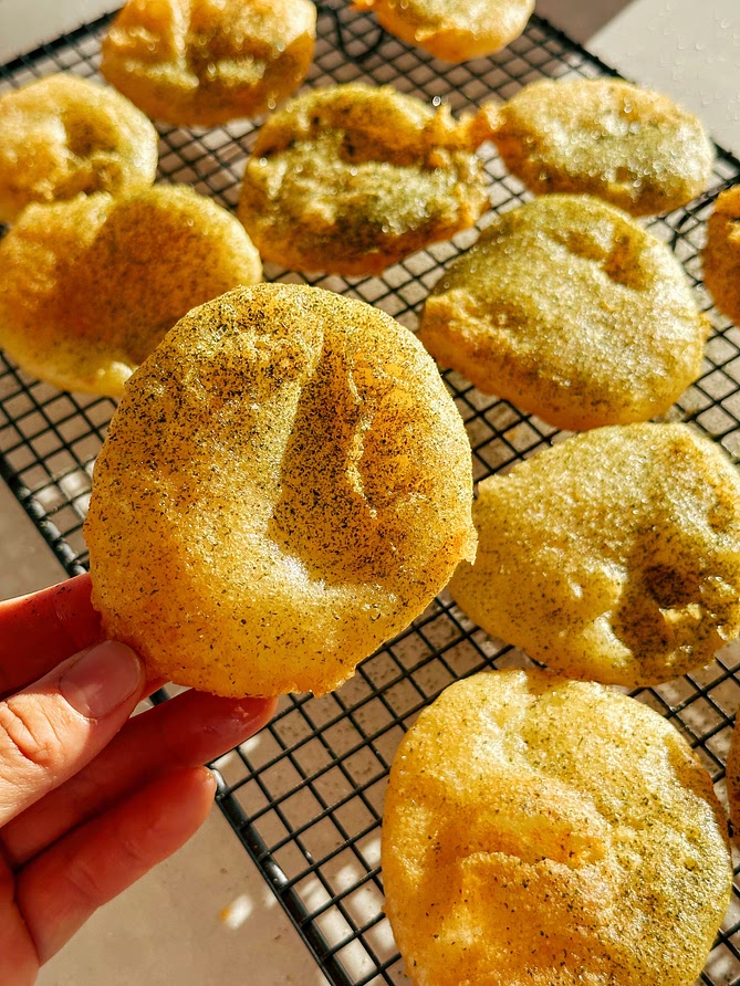 Crispy Potato Scallops with Seaweed Powder